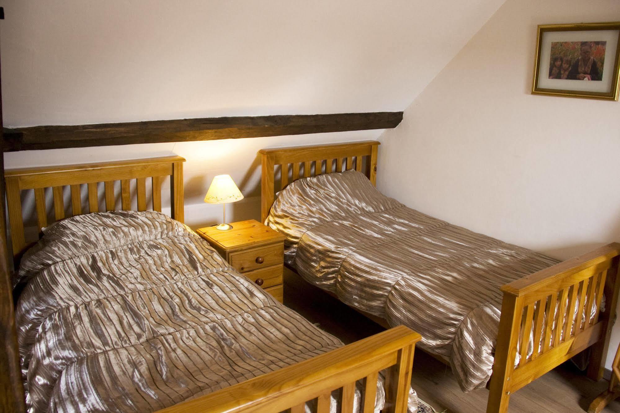 La Vieille Ferme Bed and Breakfast Fresne-la-Mere Buitenkant foto